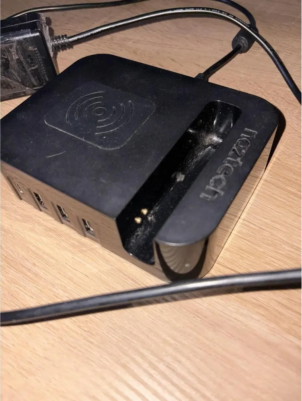 Naztech Ultimate Charging Station Pro-Missing Removable Battery, 4 different